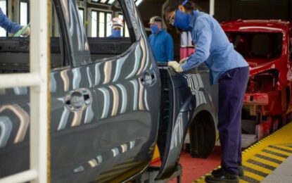 En medio del furor importador de autos chinos, ya cerraron 10 autopartistas y la producción cayó casi 10%