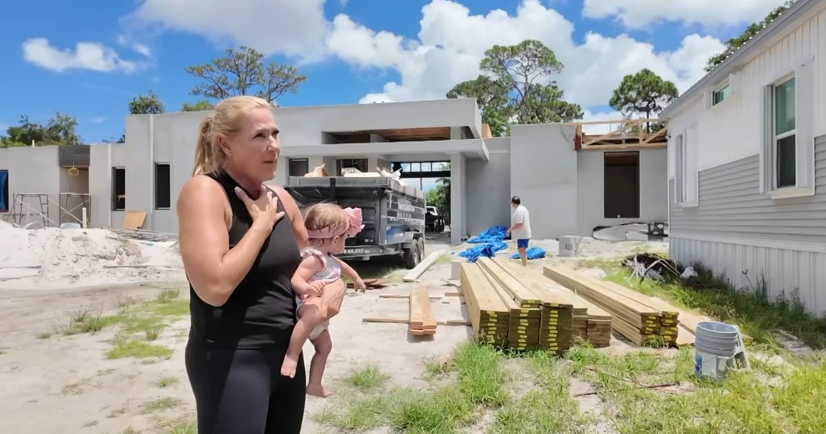 una-mujer-construyo-una-casa-impresa-en-3d-con-una-nueva-mezcla-de-hormigon,-levanto-paredes-impresas-capa-por-capa-por-un-brazo-robotico,-sin-usar-ni-un-solo-bloque-y-tiene-«una-fortaleza»-pensada-para-resistir-los-huracanes-en-florida