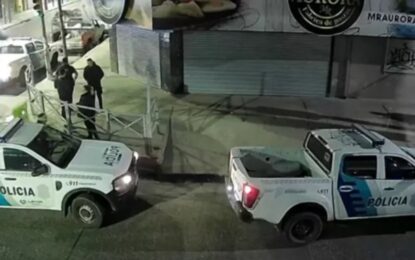 Robó en una fábrica de pastas, sonó la alarma, habló con los policías y escapó por los techos delante de cuatro patrulleros