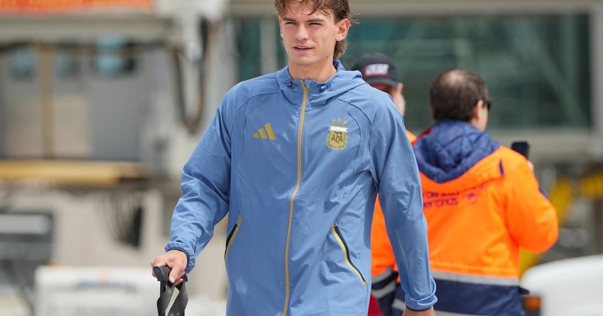 nico-paz-se-mantiene-en-monitoreo-constante-por-su-golpe-en-la-rodilla-y-scaloni-recupero-otro-jugador-clave-en-la-seleccion-rumbo-al-mundial-2026
