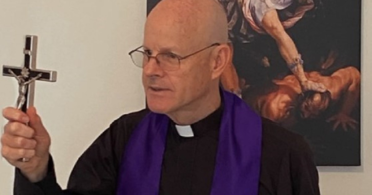 destituyeron-a-un-sacerdote-exorcista-por-sus-comentarios-sobre-ovnis-y-demonios