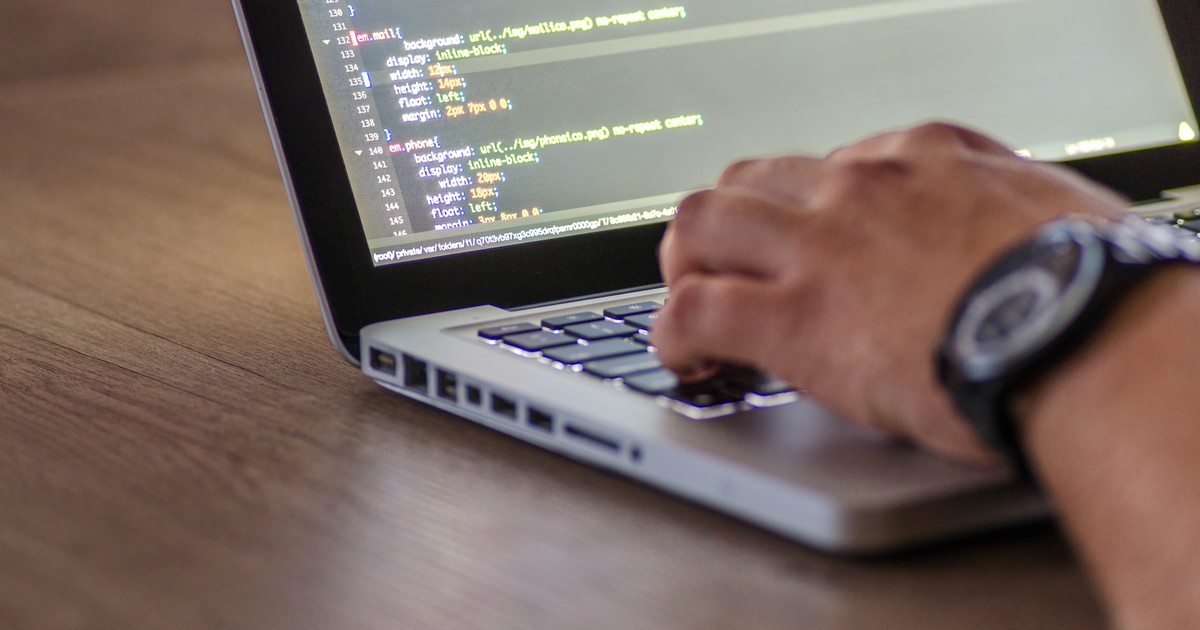 las-empresas-tecnologicas-buscan-talento-mas-alla-de-linkedin:-cual-es-la-inesperada-red-social-que-gana-terreno
