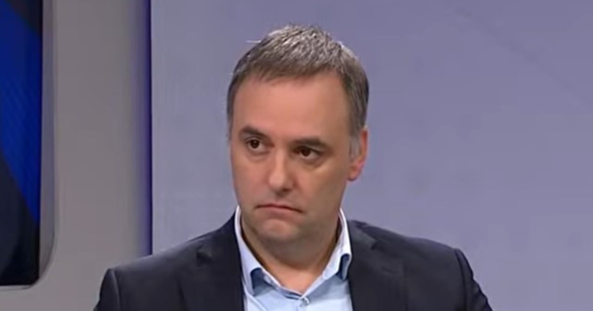 manuel-adorni,-tras-presentar-su-declaracion-jurada:-«toda-la-vida-ahorramos-y-lo-hicimos-en-negro-como-lo-ha-hecho-la-mayoria-de-los-argentinos»