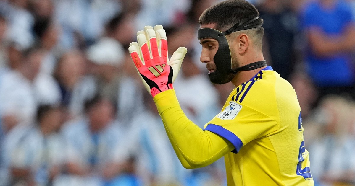 el-mundial-de-los-enmascarados:-cada-vez-mas-futbolistas-apelan-a-las-protecciones-para-poder-jugar-en-sus-seleccionados