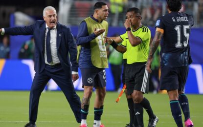 Qué dijo Gustavo Alfaro sobre el arbitraje y la expulsión de Miguel Almirón ante Turquía: «Me cuesta jugar este deporte nuevo»