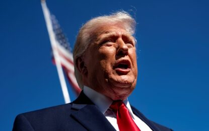 Tras el anuncio de Irán de cerrar el estrecho de Ormuz, Trump amenaza con cobrar peaje en ese paso si no hay un acuerdo en 60 días