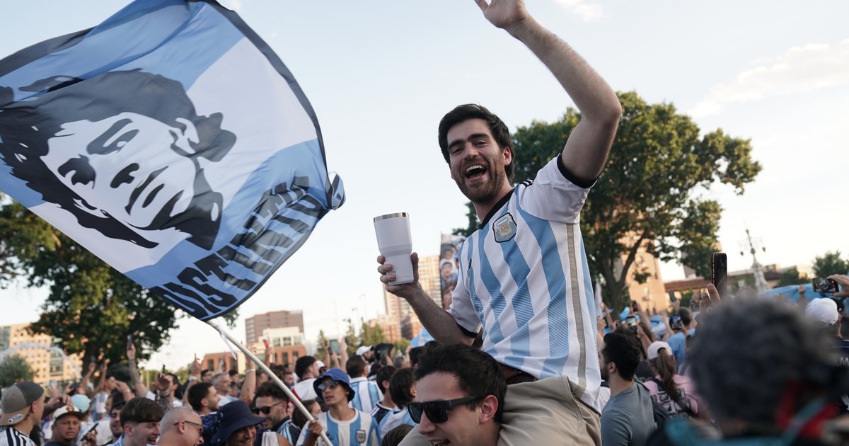 banderazo-de-los-hinchas-argentinos-en-dallas:-a-que-hora-es-y-la-vigilia-por-una-entrada-para-el-partido-vs-austria-en-el-mundial-2026