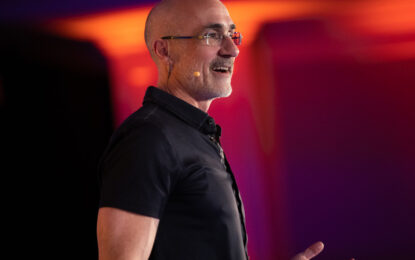 Arthur Brooks, autor estadounidense: “Las personas más felices son las que nunca dejan de aprender”