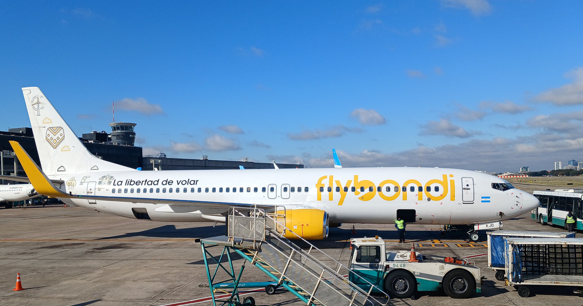 se-agrava-la-crisis-de-flybondi:-con-sus-tres-aviones-en-tierra,-cancelo-todos-los-vuelos-y-enfrenta-una-denuncia-penal