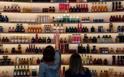 Vende un perfume cada dos segundos en la Argentina y cambió de CEO y de estrategia