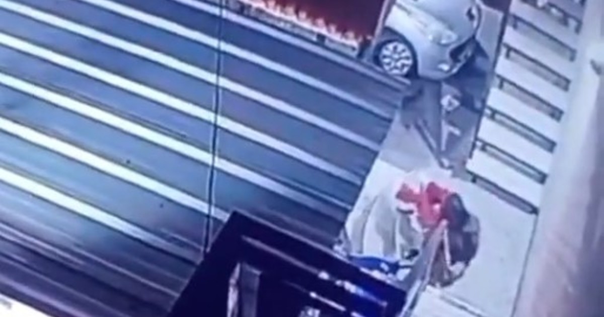 empujo-por-la-escalera-a-su-mujer-embarazada,-le-pego-en-un-estacionamiento-y-termino-agrediendo-a-vecinos:-fue-detenido