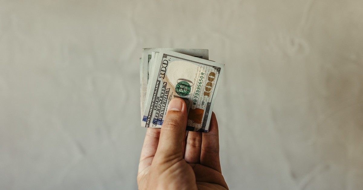 por-la-suba-del-dolar,-en-junio-aumentaron-los-depositos-en-los-bancos,-pero-bajaron-los-creditos-en-moneda-extranjera