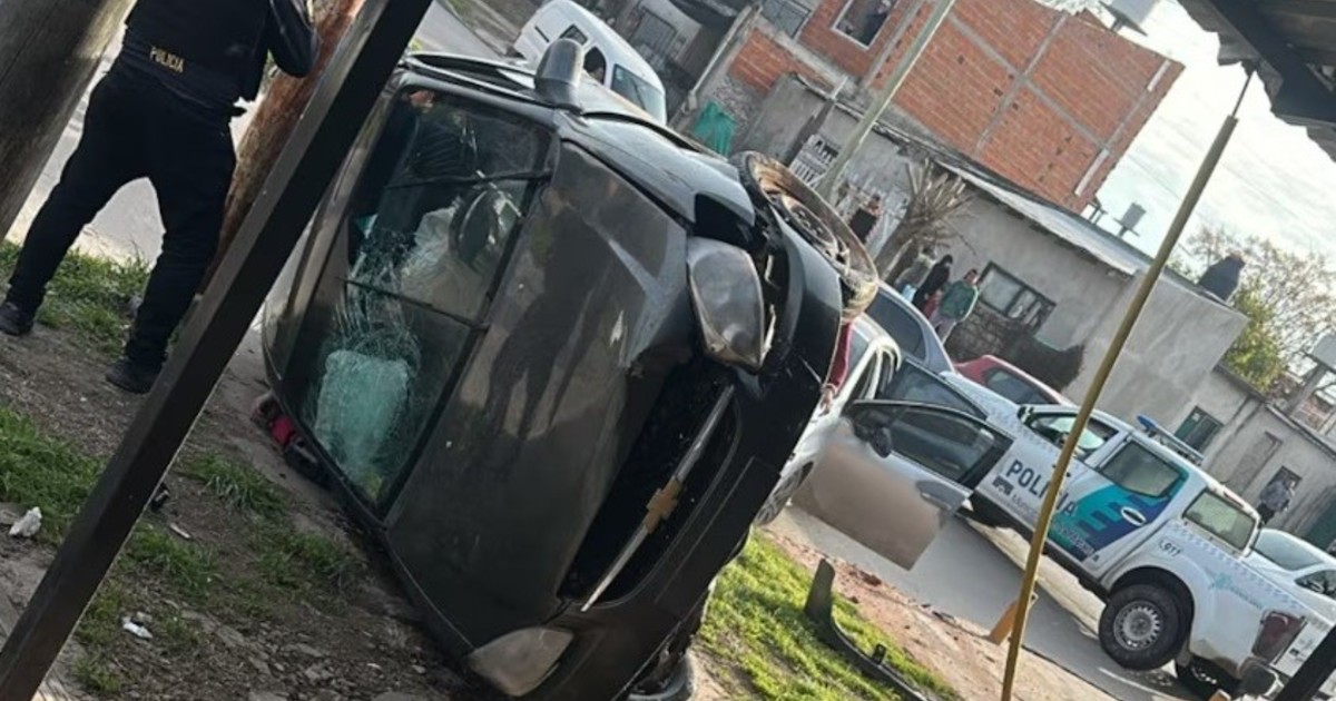 de-pelicula:-escapaban-de-la-policia-en-la-matanza,-tras-ser-denunciado-por-su-ex-y-terminaron-volcados,-uno-tenia-pedido-de-captura-por-homicidio