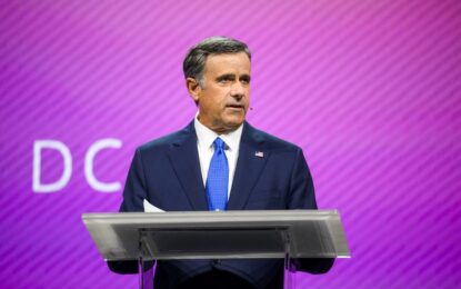 John Ratcliffe, director de la CIA, comparó a la inteligencia artificial con “armas nucleares digitales”