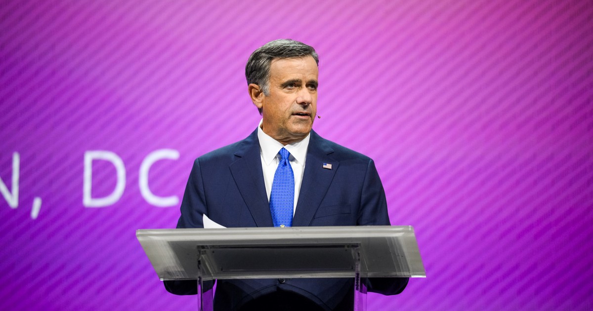 john-ratcliffe,-director-de-la-cia,-comparo-a-la-inteligencia-artificial-con-“armas-nucleares-digitales”