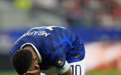 La furia de Kylian Mbappé tras el segundo gol de España: así fue la reacción del francés