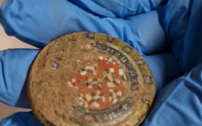 Un hombre encontró artefactos de bronce de la antigua Roma que habían permanecido ocultos durante casi 2000 años: «Este es un hallazgo raro y fascinante»