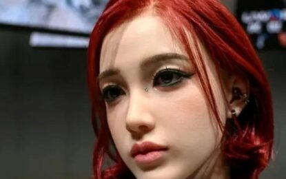 China presentó un robot humanoide con IA para combatir la soledad,  qué puede hacer, cuánto cuesta y por que «no fue diseñado para realizar tareas domésticas ni mantener ralacion íntimas con personas»