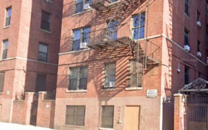 Milagro en Nueva York: un bebé de un año cayó al vacío por una ventana de un quinto piso y sobrevivió