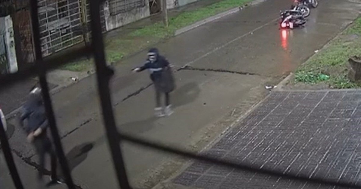 loma-hermosa:-dos-motochorros-mataron-a-un-policia-federal-para-robarle