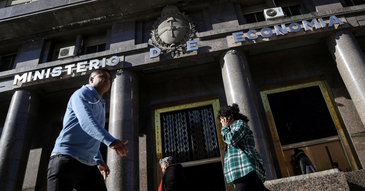 en-una-licitacion-clave,-el-gobierno-renovo-su-deuda-en-pesos-y-consiguio-us$-309-millones-extras