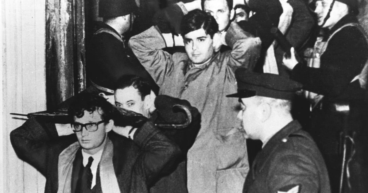 la-«noche-de-los-bastones-largos»,-una-violenta-sangria-de-la-educacion