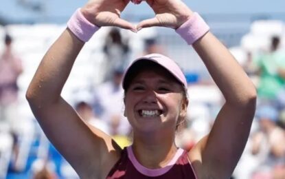 Con apenas 16 años, la rusa Kristina Liutova hizo historia: ganó su primer torneo WTA en su debut y conquistó Memphis desde la qualy