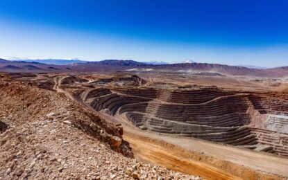 Cómo funciona la mina de cobre más grande del mundo: energía renovable, 30 vuelos diarios y el ejemplo para los proyectos RIGI que se vienen