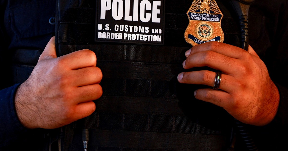 los-agentes-fronterizos-no-daban-credito:-abrieron-un-cargamento-de-repollo-que-ocultaba-un-secreto-multimillonario-en-la-frontera-de-texas:-«un-sistema-de-imagenes-no-intrusivo-revelo-anomalias-en-el-remolque»