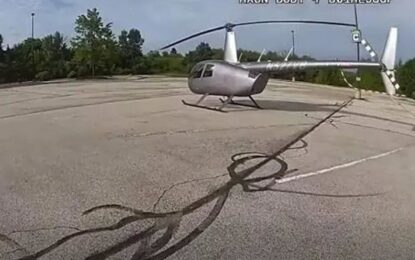 Un jubilado fue a hacer las compras en helicóptero para evitar el tráfico