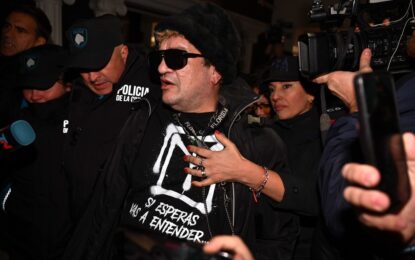 «Pity» Álvarez llegó al juicio por homicidio con una frase de una canción emblemática en su remera: «Nunca quise»