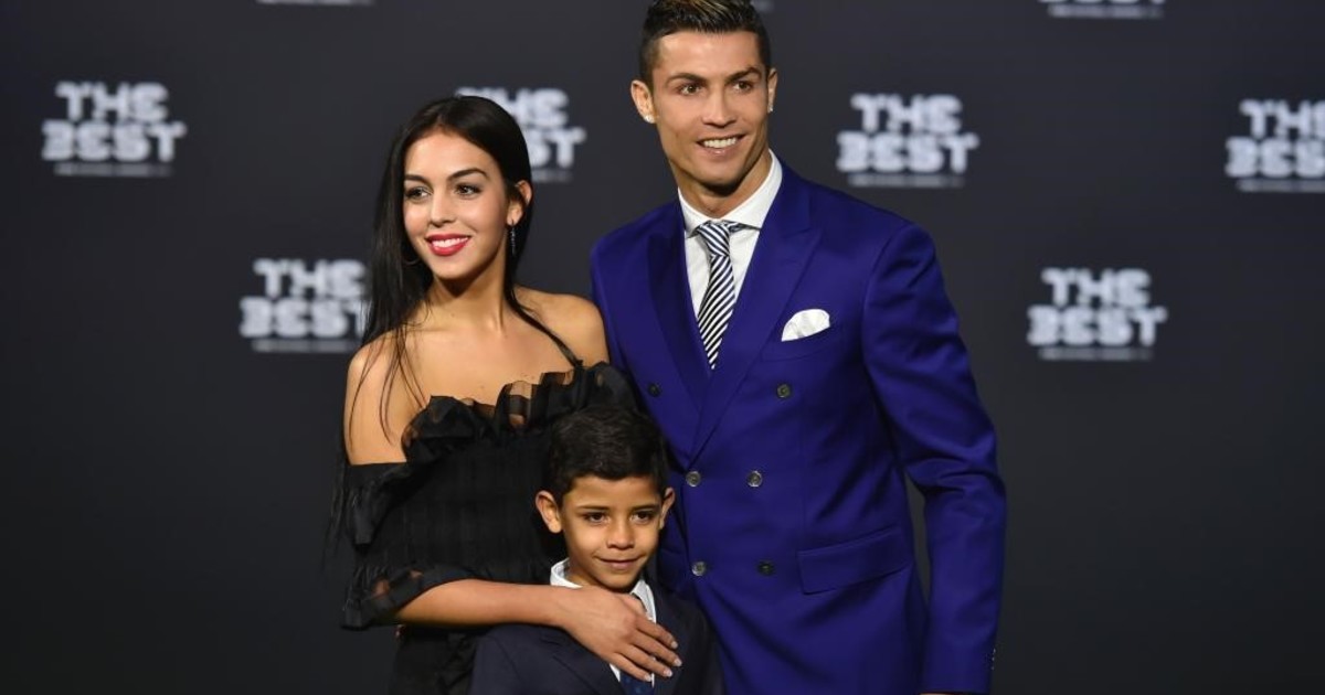 cristiano-ronaldo-se-caso-con-la-argentina-georgina-rodriguez:-la-foto-que-confirmo-la-intima-ceremonia-en-portugal