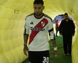 Otamendi da la cara en el peor momento de River: “De esta situación salimos todos juntos”
