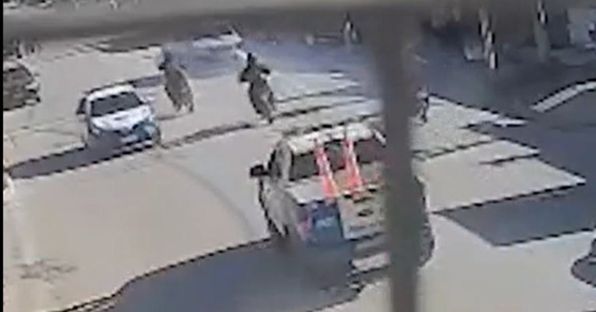 marcha-atras-y-a-contramano:-como-fue-la-
persecucion-de-pelicula,-con-tiros-y-choques,-de-la-policia-de-neuquen-para-atrapar-al-conductor-de-una-camioneta