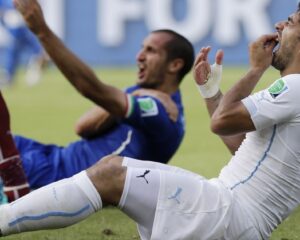 De Leandro Paredes a Luis Suárez y el codazo de Mauro Tassotti: las sanciones más duras en la historia de los Mundiales