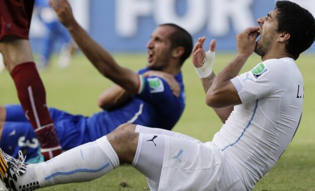 De Leandro Paredes a Luis Suárez y el codazo de Mauro Tassotti: las sanciones más duras en la historia de los Mundiales