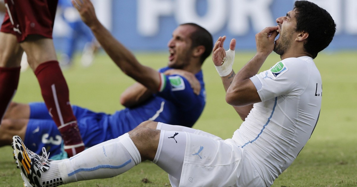 de-leandro-paredes-a-luis-suarez-y-el-codazo-de-mauro-tassotti:-las-sanciones-mas-duras-en-la-historia-de-los-mundiales