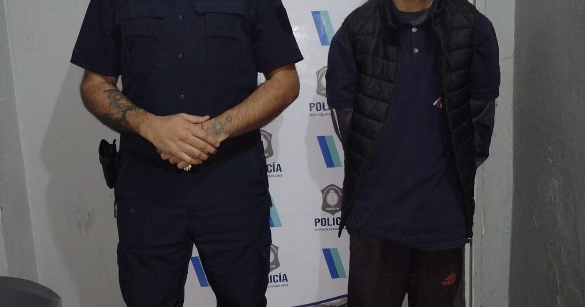 “queria-cumplir-mi-sueno”:-se-robo-un-colectivo-de-la-236,-subio-pasajeros,-respeto-el-recorrido,-pero-lo-descubrieron-cuando-choco-a-otro-interno