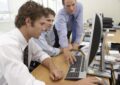 «Job hugging»: el temor a perder el trabajo tiene nombre y crece en la Argentina