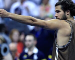 Carlos Alcaraz estrenó un festejo de arquero tras ganar en el US Open y reveló a quién se lo dedicó