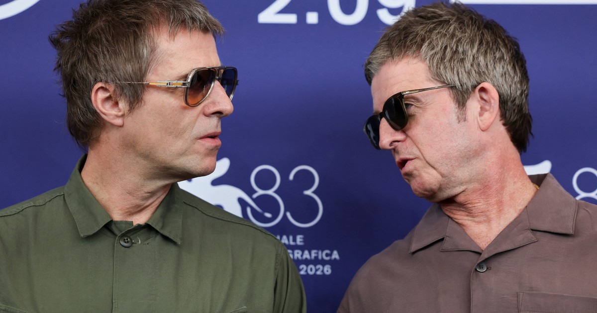 los-hermanos-gallagher-se-borran-de-la-conferencia-de-prensa-en-venecia-en-la-que-debian presentar-su-documental-del-concierto-«oasis:-don’t-look-back-in-anger».