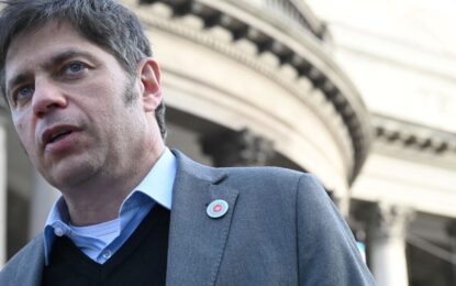 Kicillof va a Misiones para diferenciarse de Milei y prepara una demostración de fuerza interna