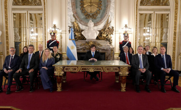 Milei se mostró optimista con Malvinas y les pidió a sus ministros «no dejarse psicopatear» por la economía
