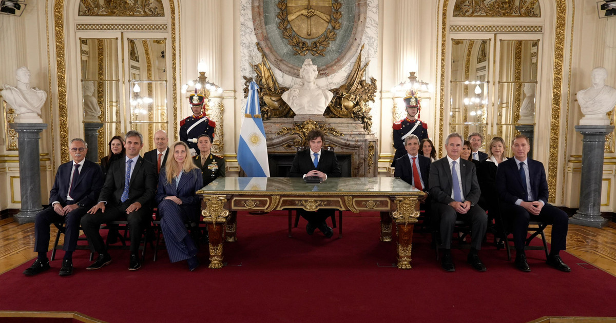 milei-se-mostro-optimista-con-malvinas-y-les-pidio-a-sus-ministros-«no-dejarse-psicopatear»-por-la-economia