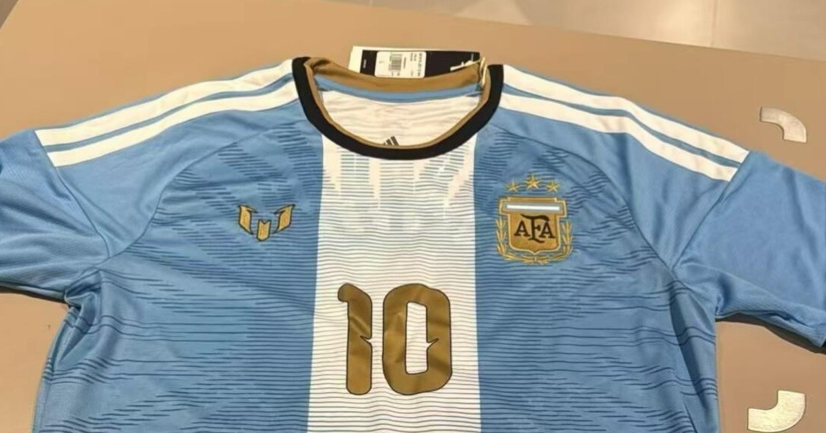 se-filtraron-nuevas-imagenes-de-la-camiseta-especial-que-usara-lionel-messi-en-su-despedida-de-la-seleccion