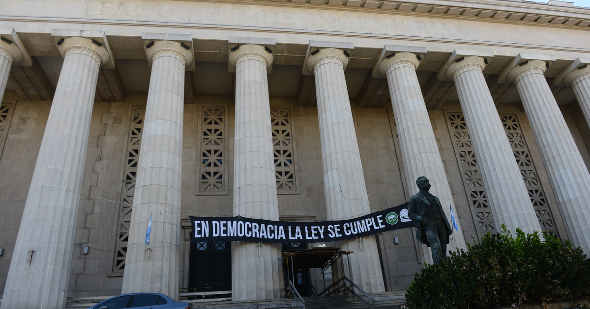 los-docentes-universitarios-realizan-un-paro-de-72-horas-por-el-cumplimiento-de-la-ley-de-financiamiento-universitario