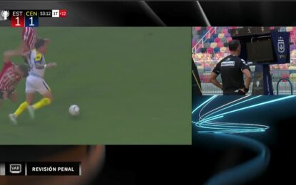 El encargado del VAR explicó las jugadas polémicas del triunfo de Rosario Central ante Estudiantes