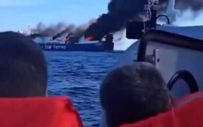 Misterioso incendio de un ferry frente a la paradisíaca isla de Mykonos: evacuaron a las 29 personas que iban a bordo e investigan las causas