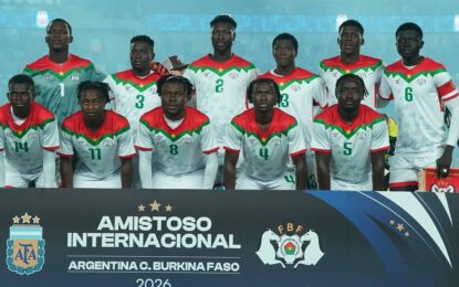 Se terminó la odisea de Burkina Faso: tras la goleada se fueron de Argentina con miles de fotos, ovación de los hinchas y canje de camisetas