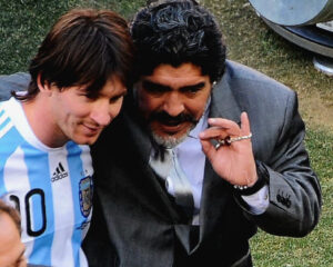 Messi tendrá el final feliz que Maradona no pudo tener: la historia de una despedida que Diego nunca pudo elegir
